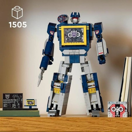 Detalle de la figura Lego Transformers 10358 Soundwave