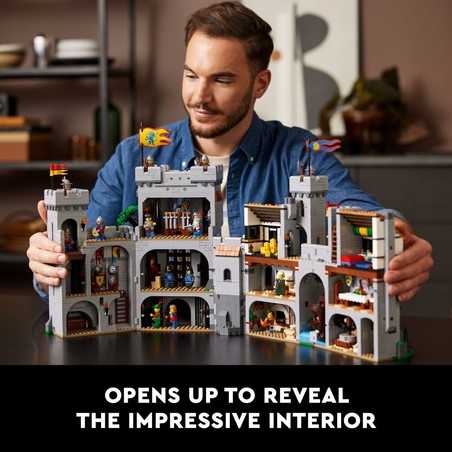 Lego ICONS Castillo Caballeros del León abierto mostrando habitaciones
