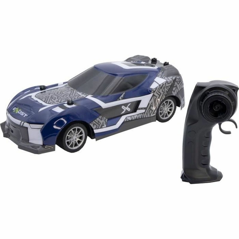 Detalle de las ruedas y diseño del coche Exost