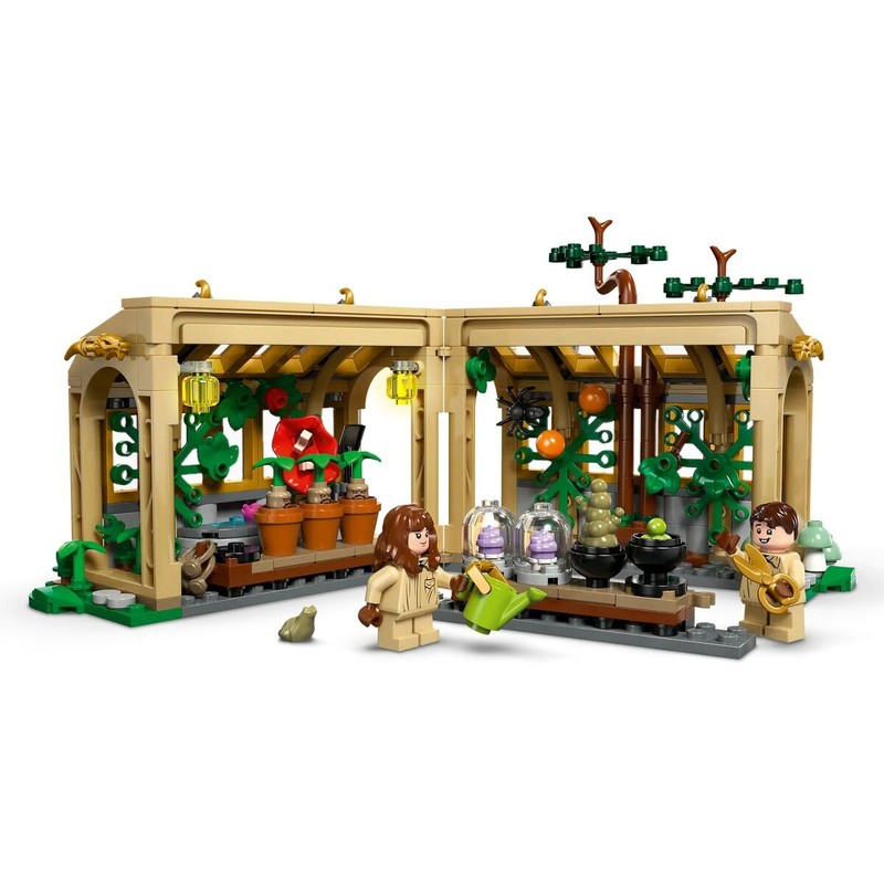Escena de Herbología de Hogwarts recreada con bloques LEGO