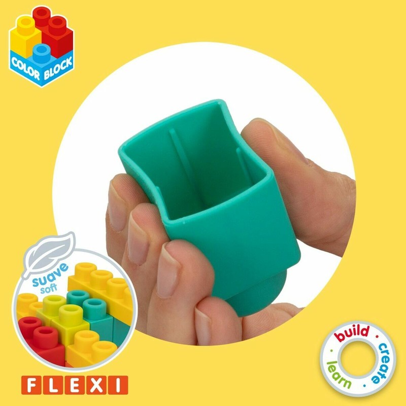 Bebé feliz con bloques apilables bebé de Color Block
