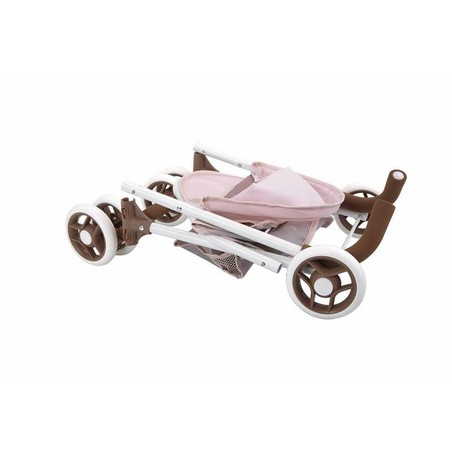 Manos de niño modelando con arcilla para modelar niños del juego Arias.