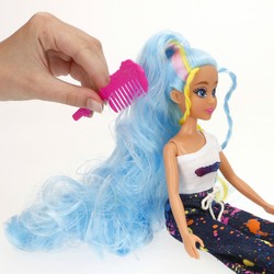 Muñeca Glam Up Dreameez con pelo azul y conjunto moderno 2