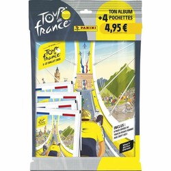 Pack de cromos del Tour de France 2025 en su envoltorio original.