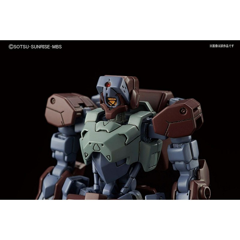 Coleccionables premium Bandai, vista lateral de la figura