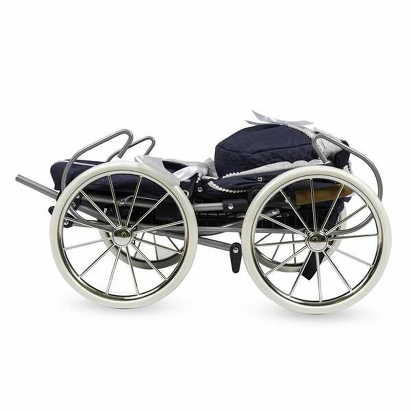 Detalle del carrito de muñecas Decuevas, estructura de metal resistente