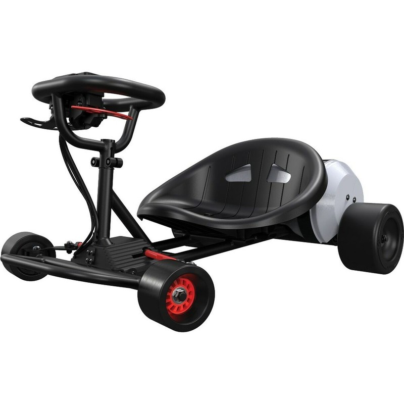 Coche eléctrico niños Razor en un entorno de juego