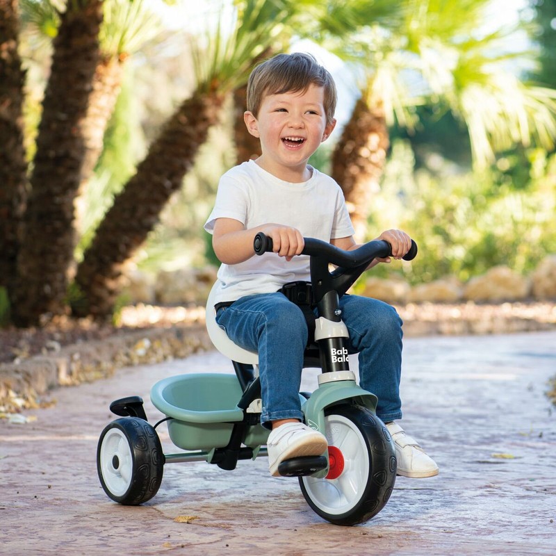 Triciclo Smoby desde atrás, ideal como juguete construcción motricidad fina