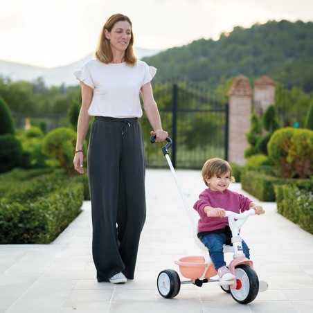 Triciclo para primeros paseos con diseño ergonómico