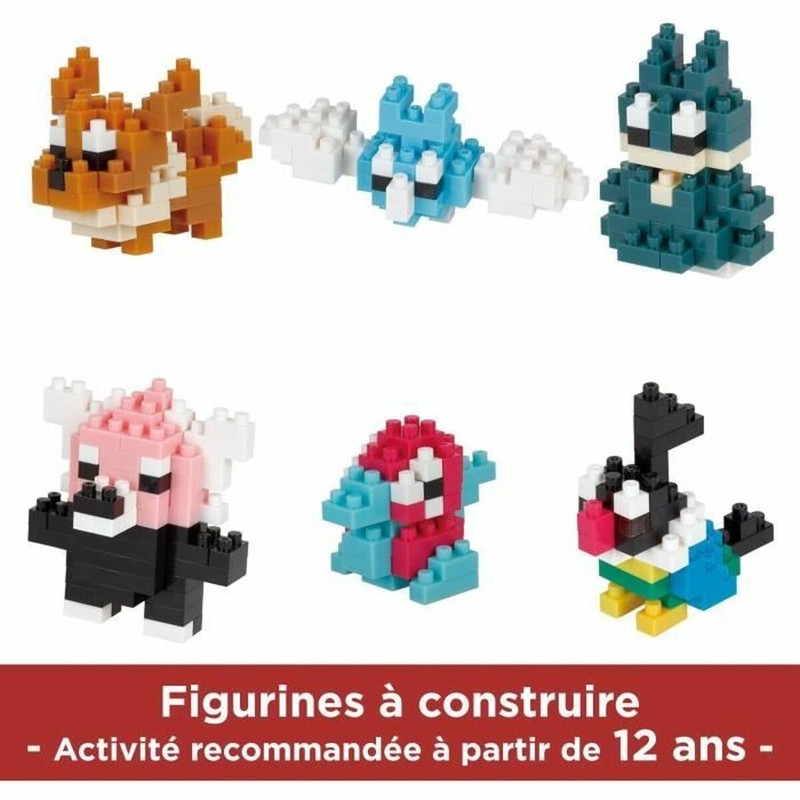 Juguete construcción motricidad fina: Nanoblocks Pokémon en proceso de montaje.