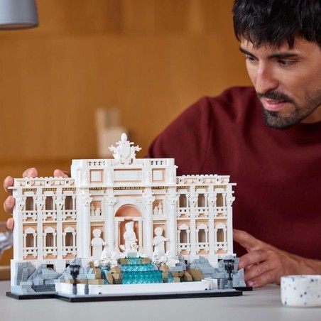 Detalle de la base del set LEGO Fontana de Trevi
