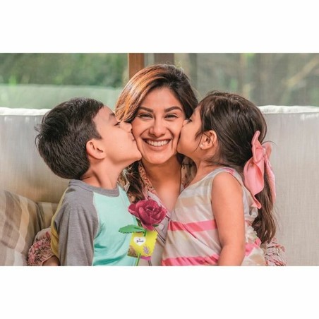 Detalle de piezas de plástico para manualidades para niñas 8 años