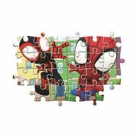 Detalle de las piezas de cartón de un puzzle infantil