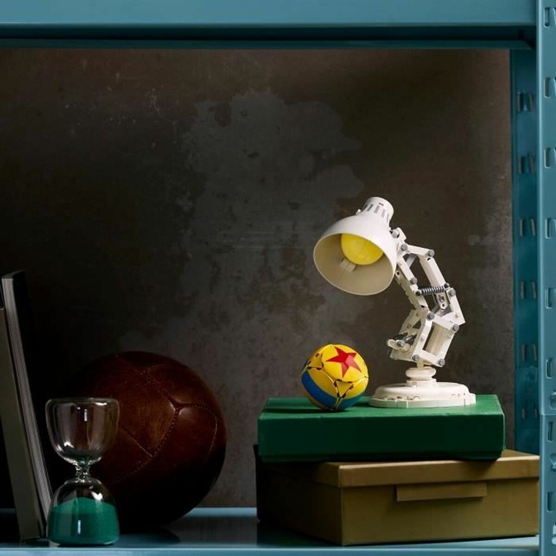 Experiencia de construcción premium con el set LEGO Luxo Jr. para coleccionistas