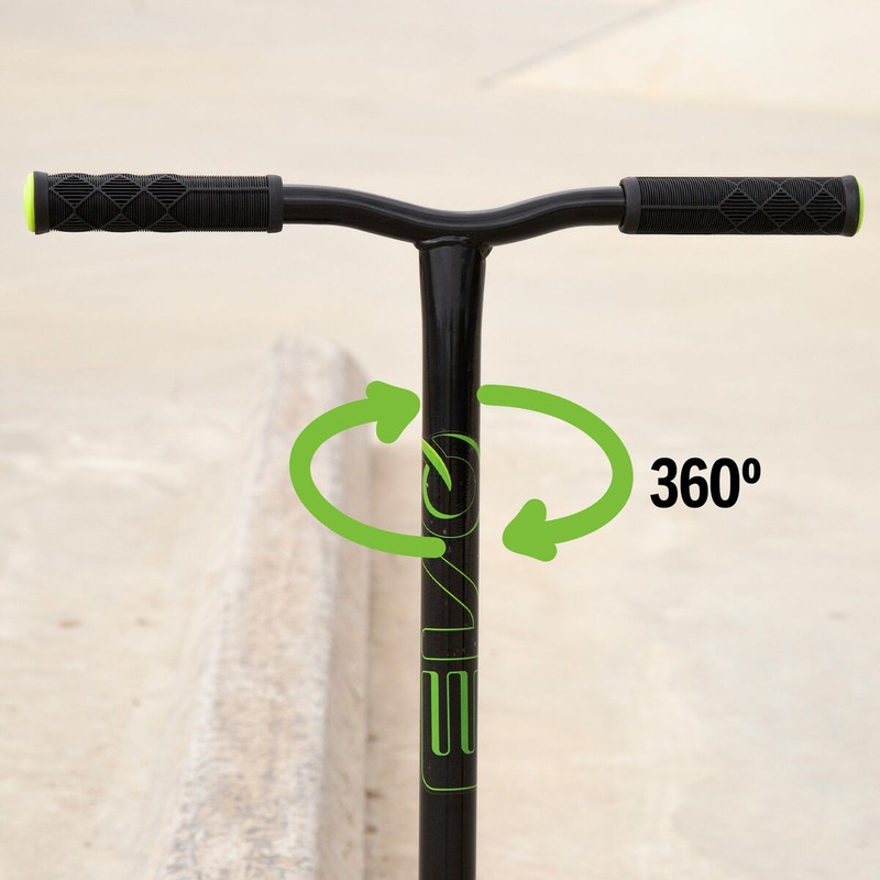 Dos patinetes EVO listos para jugar, ideal juguete aire libre