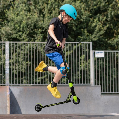 Freno trasero y base antideslizante para patinete infantil seguro