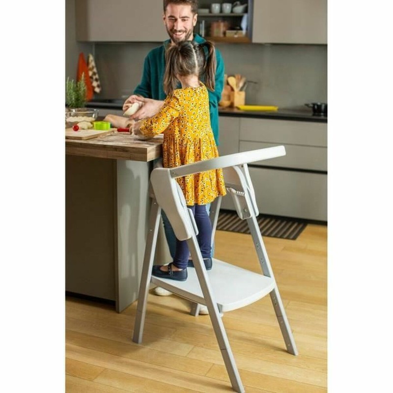Detalle de la silla evolutiva niños Chicco, diseño ergonómico y adaptable.