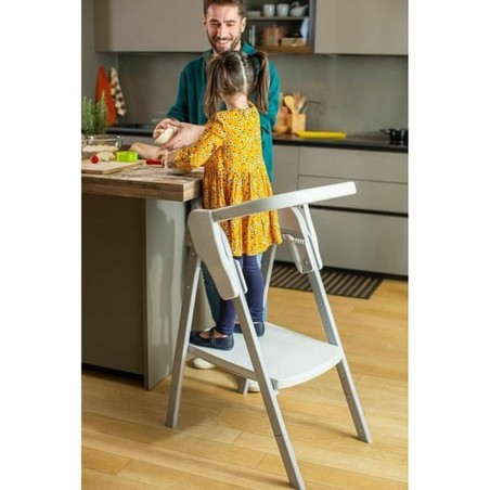 Detalle de la silla evolutiva niños Chicco, diseño ergonómico y adaptable.