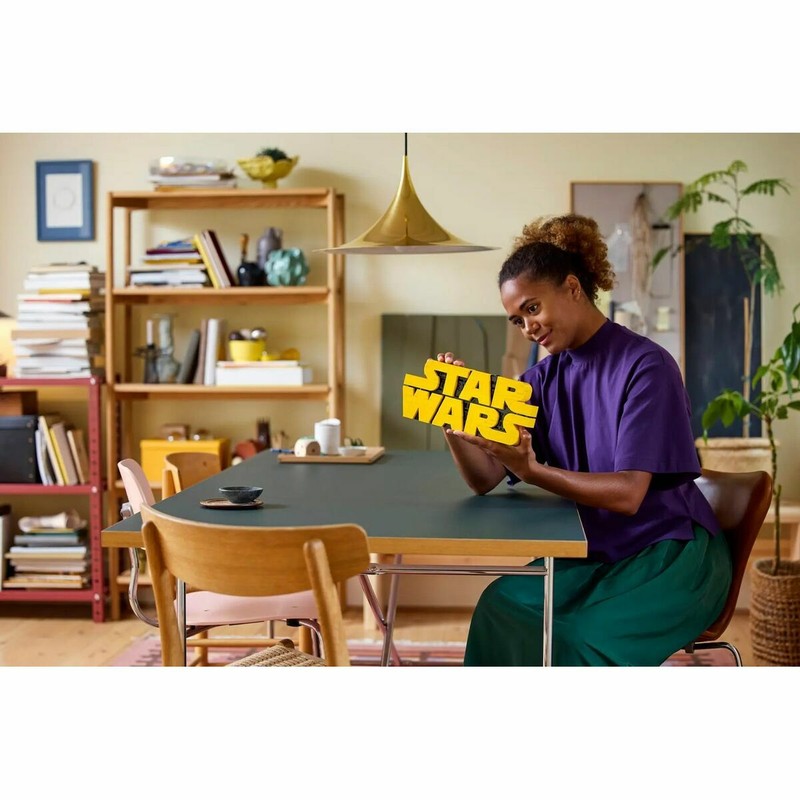 Dimensiones del Logo LEGO Star Wars construido