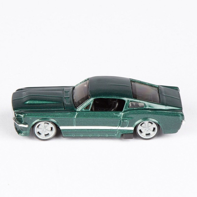 Vista de varios sets de coches miniatura metal Bburago en exposición