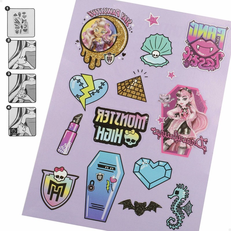 Uñas postizas y tatuajes adhesivos del set de belleza Monster High.
