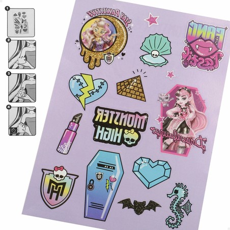 Uñas postizas y tatuajes adhesivos del set de belleza Monster High.