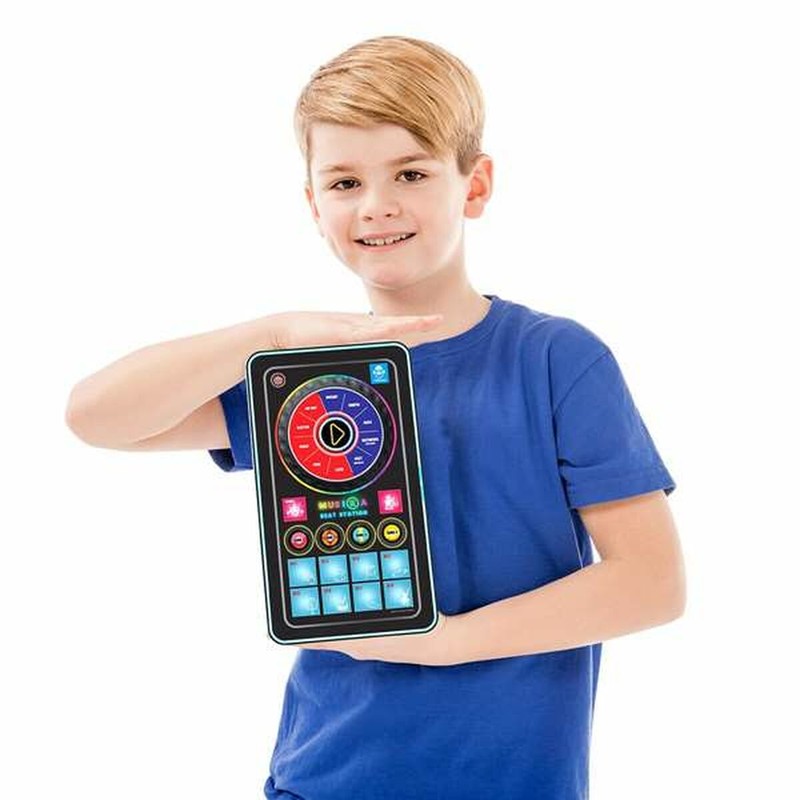 Controlador DJ para niños explorando nuevas mezclas