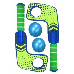 Mesa de hockey infantil Comansi, vista frontal con los accesorios de juego. 2