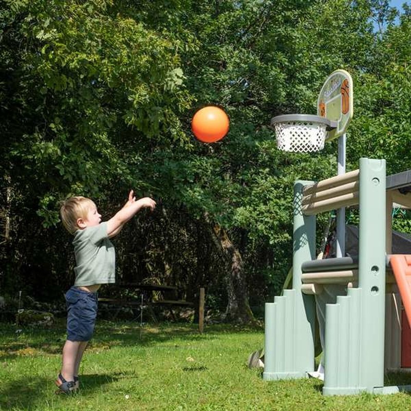 Centro de juegos resistente al agua Smoby, ideal para cualquier clima.