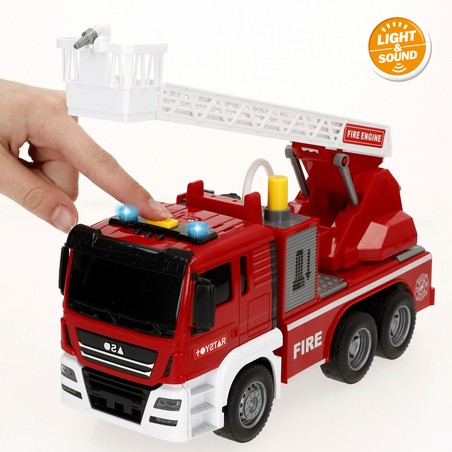 Niño jugando con camión bomberos juguete desarrollo motricidad
