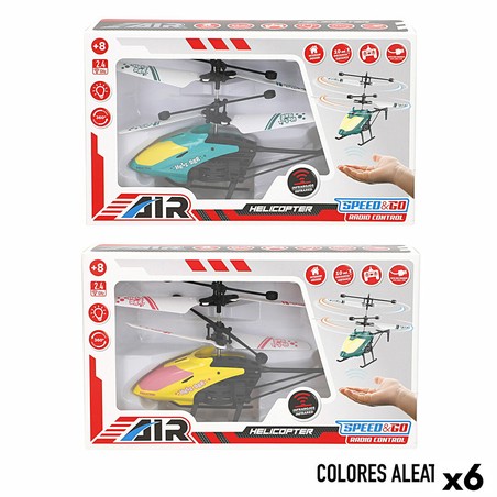 Primer plano de helicóptero radiocontrol, juguete control remoto