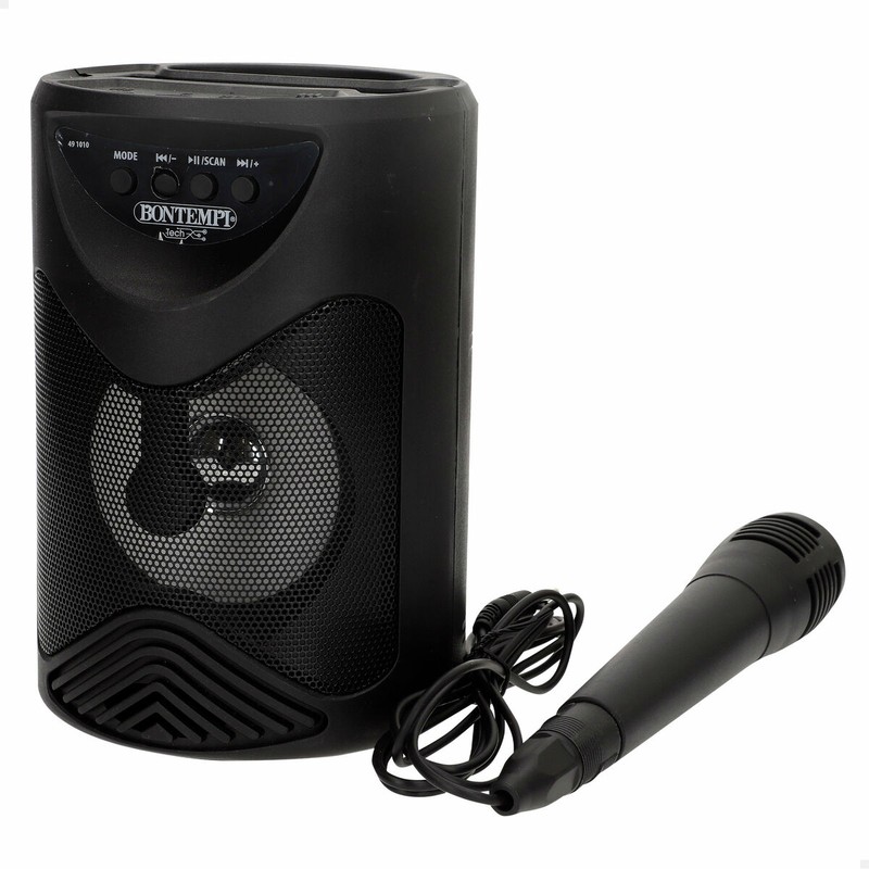 Niños jugando y cantando con el pack de altavoces Bontempi