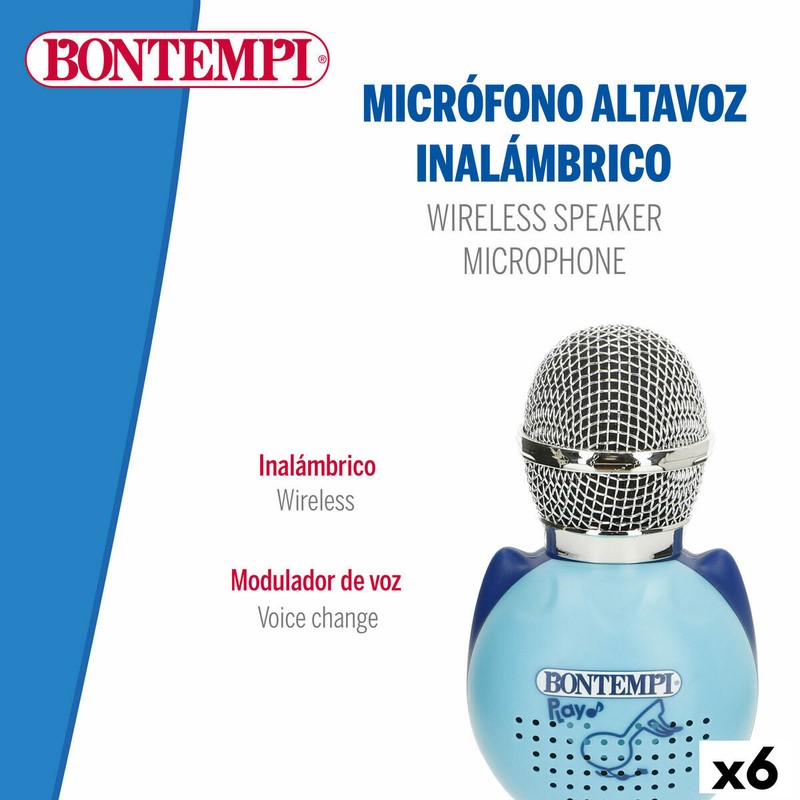 Familia disfrutando con el micrófono inalámbrico niños