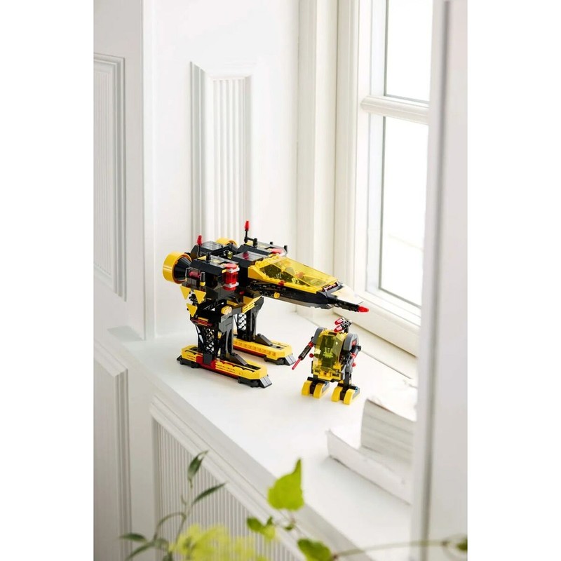 Minifiguras exclusivas del set LEGO 10355 Blacktron