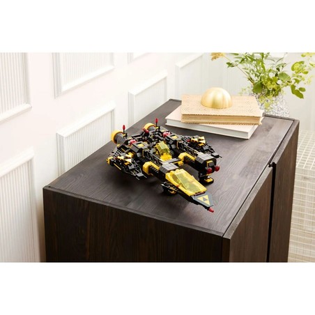 Módulos separables del LEGO Blacktron Renegade para exhibición