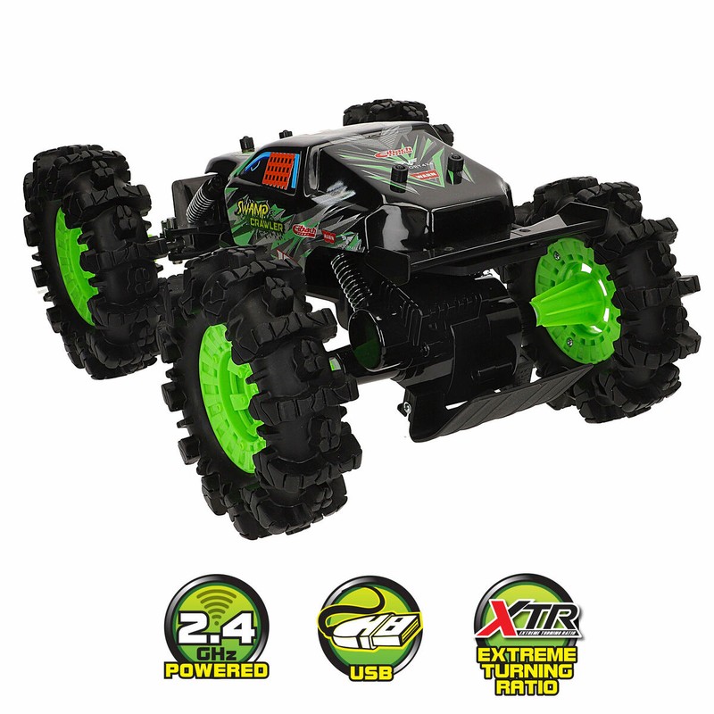 Detalle de ruedas de goma con tacos del coche de juguete Maisto Swamp Crawler