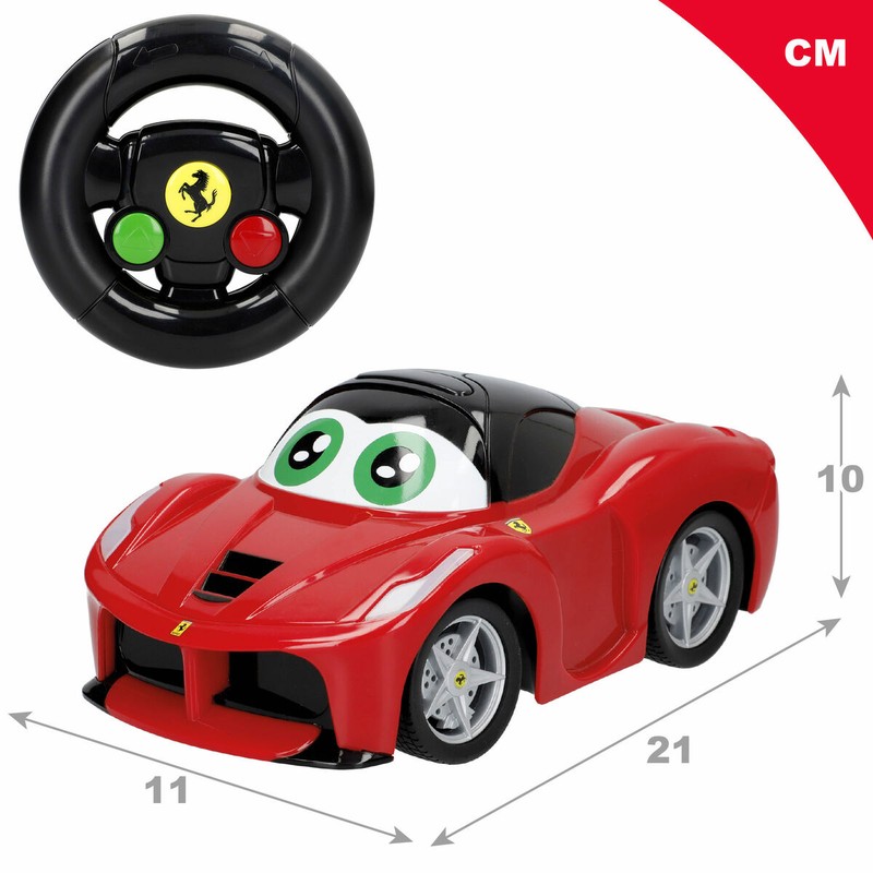 Carreras imaginarias en pista de coches con Ferrari infantil