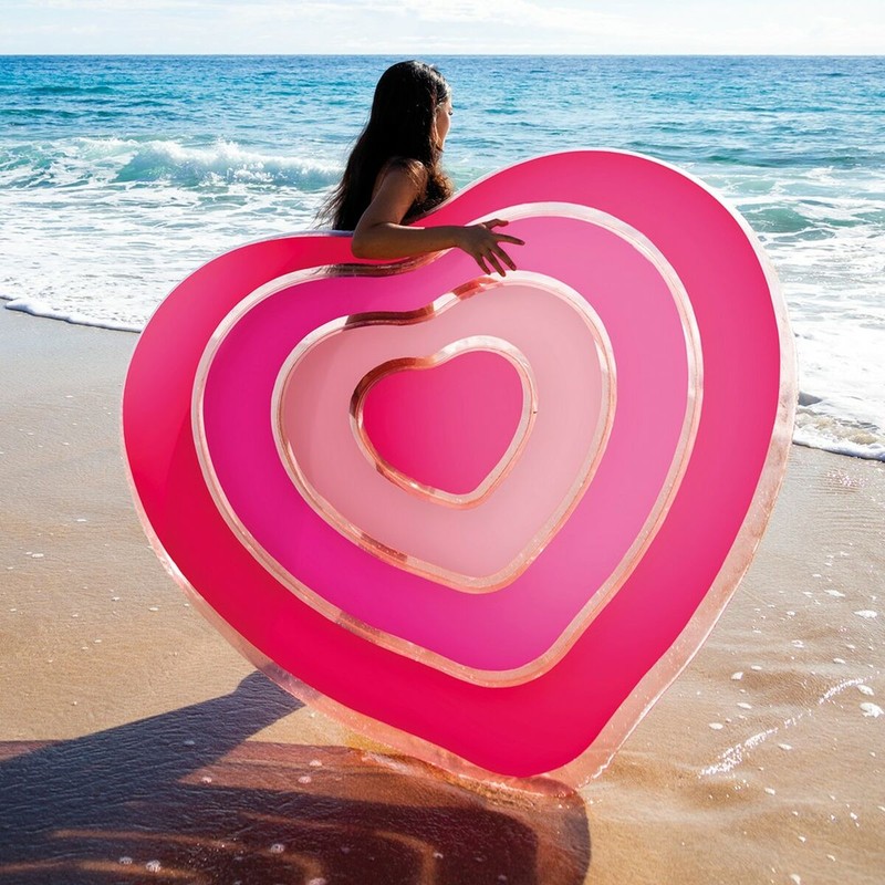 Flotador hinchable piscina con diseño de corazón rosa