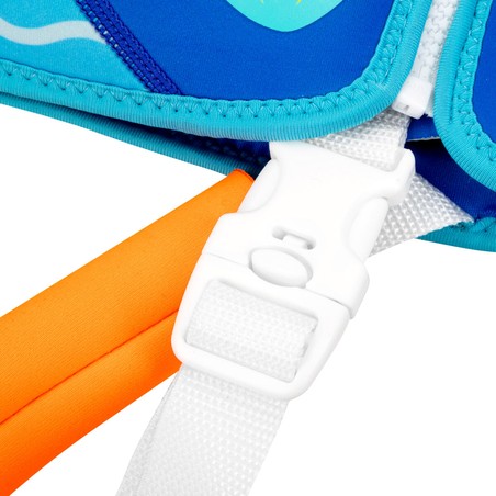 Detalle del chaleco natación niños AquaSport y su hebilla segura