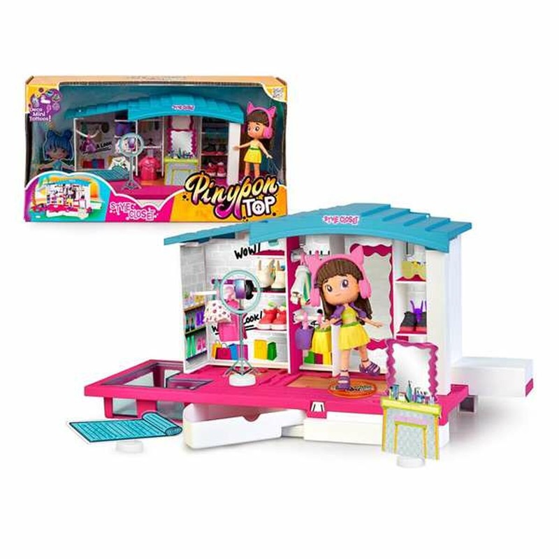 Organización de prendas en el armario de muñecas Pinypon