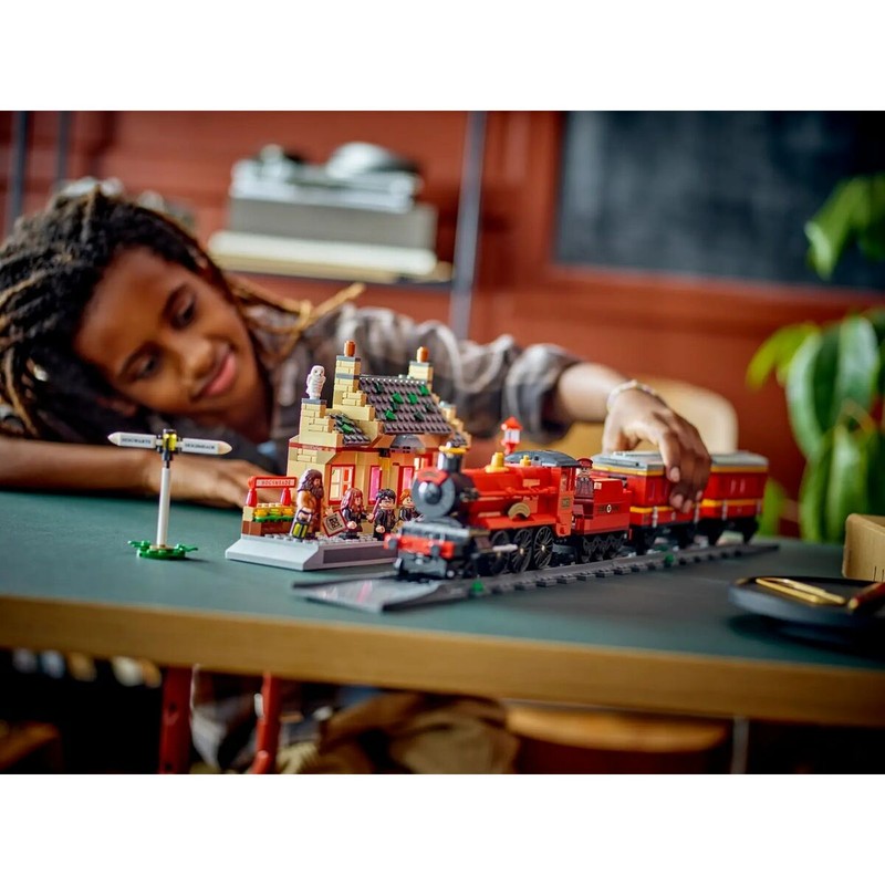 Escena del Andén 9 3/4 con el Hogwarts Express, set de construcción avanzado