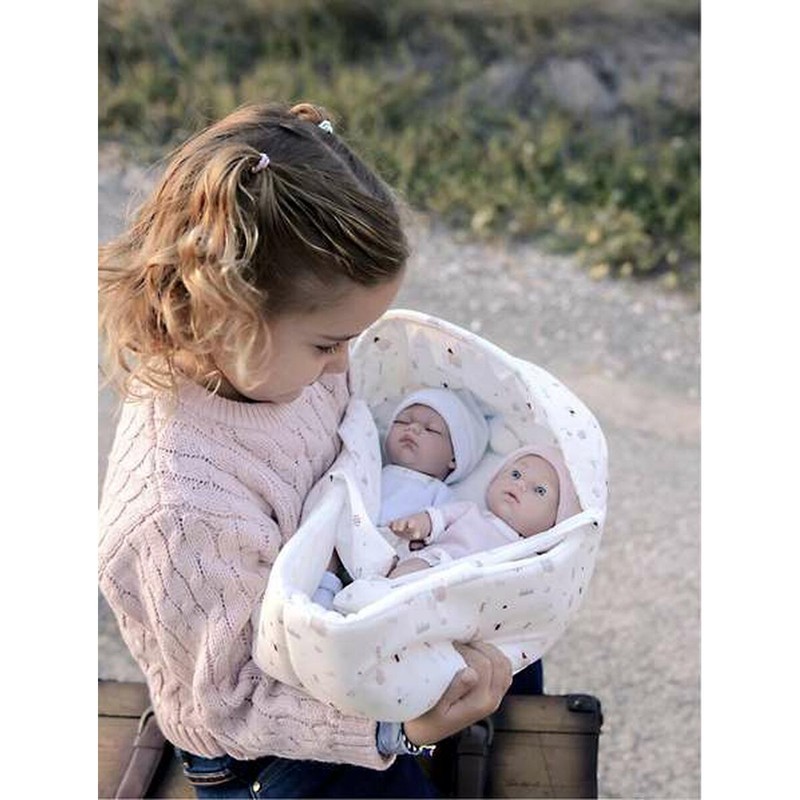 Muñeca Arias 26 cm en su capazo, juguete bebé realista