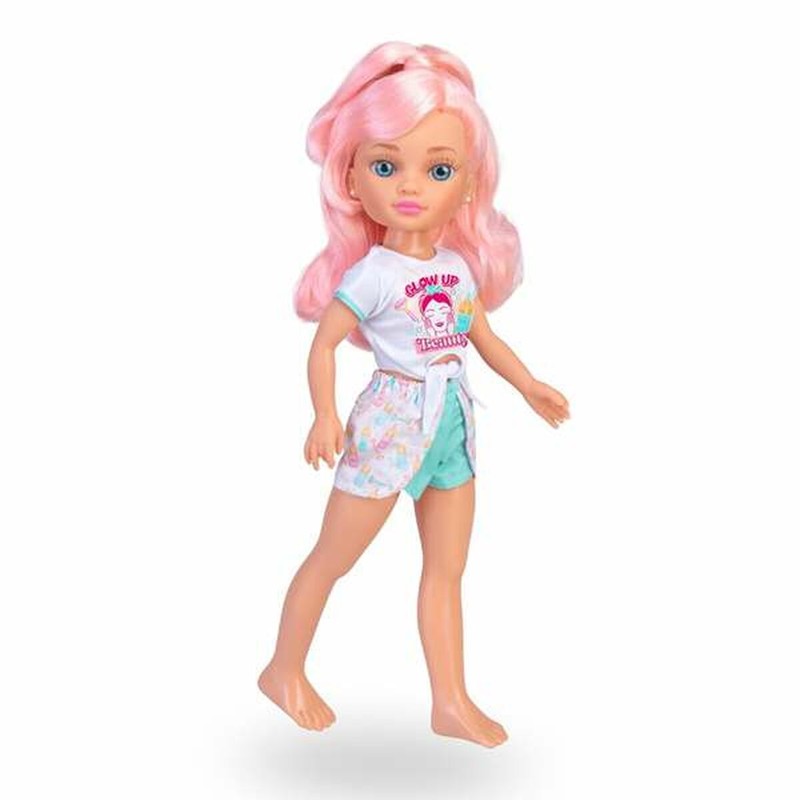 Detalle de los accesorios de belleza de la Muñeca Nancy, regalo perfecto