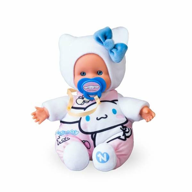 Muñeca blandita Nenuco con diseño Hello Kitty para abrazos tiernos.