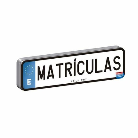 Niños jugando con el juego para aprender letras y números