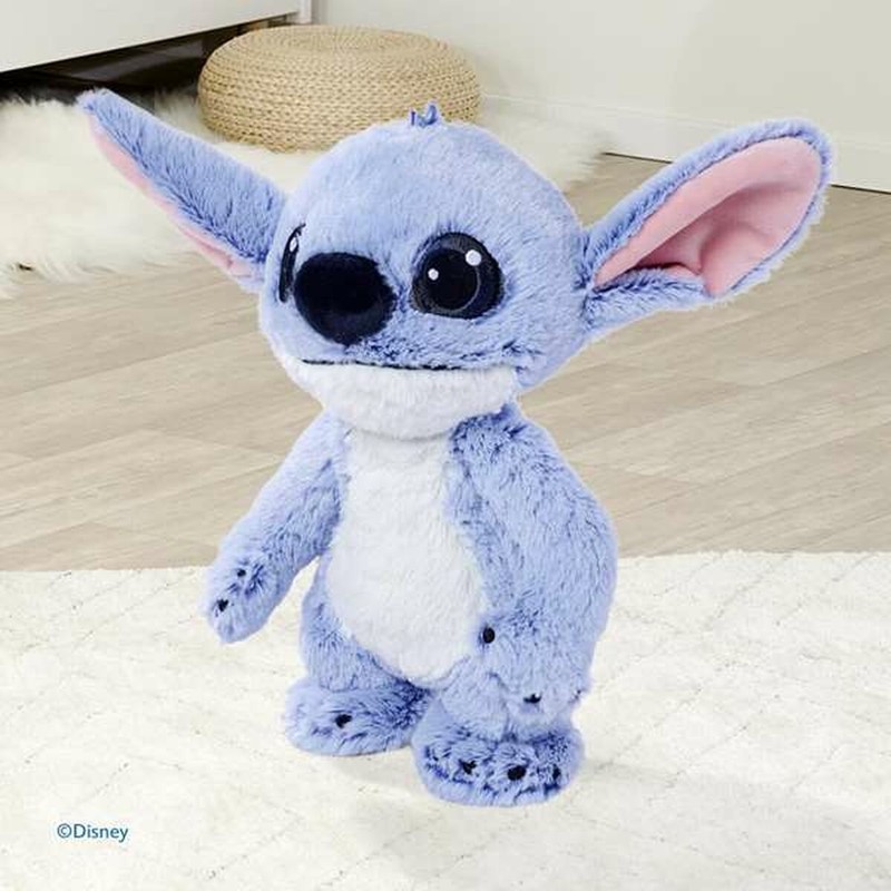 Peluche Stitch original para niños jugando