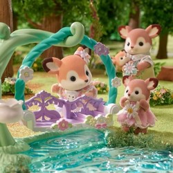 Sylvanian Families Ciervo bebé y Columpio - Figura Articulada - Compra online en MegaJuguetes 2