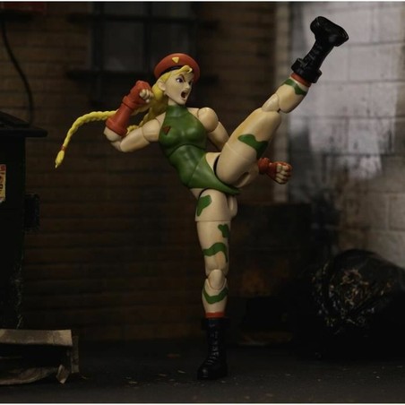 Muñeco Street Fighter coleccionable en su caja original, listo para exhibir