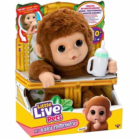 Niña jugando con muñeco que reacciona al tacto de Moose Toys