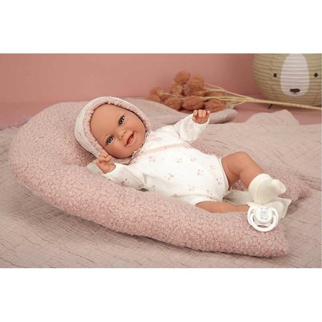 Muñeca bebé con accesorios para juego simbólico
